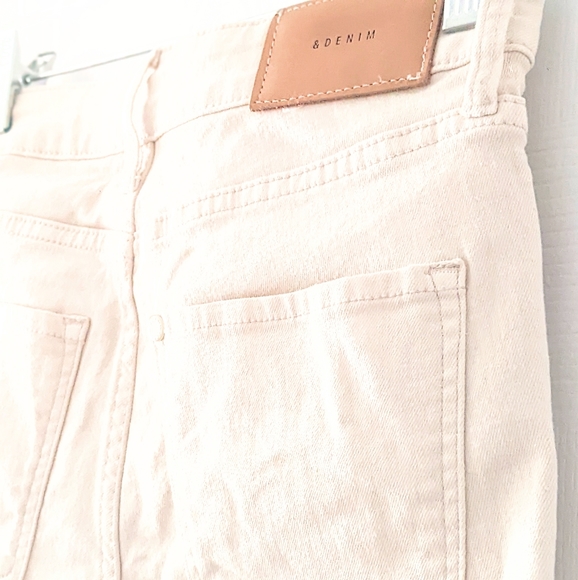 Cream Coloured Skinny Jeans. 5 Pocket. 25. Wardrobe Staple! Like New! HP! - Picture 13 of 16